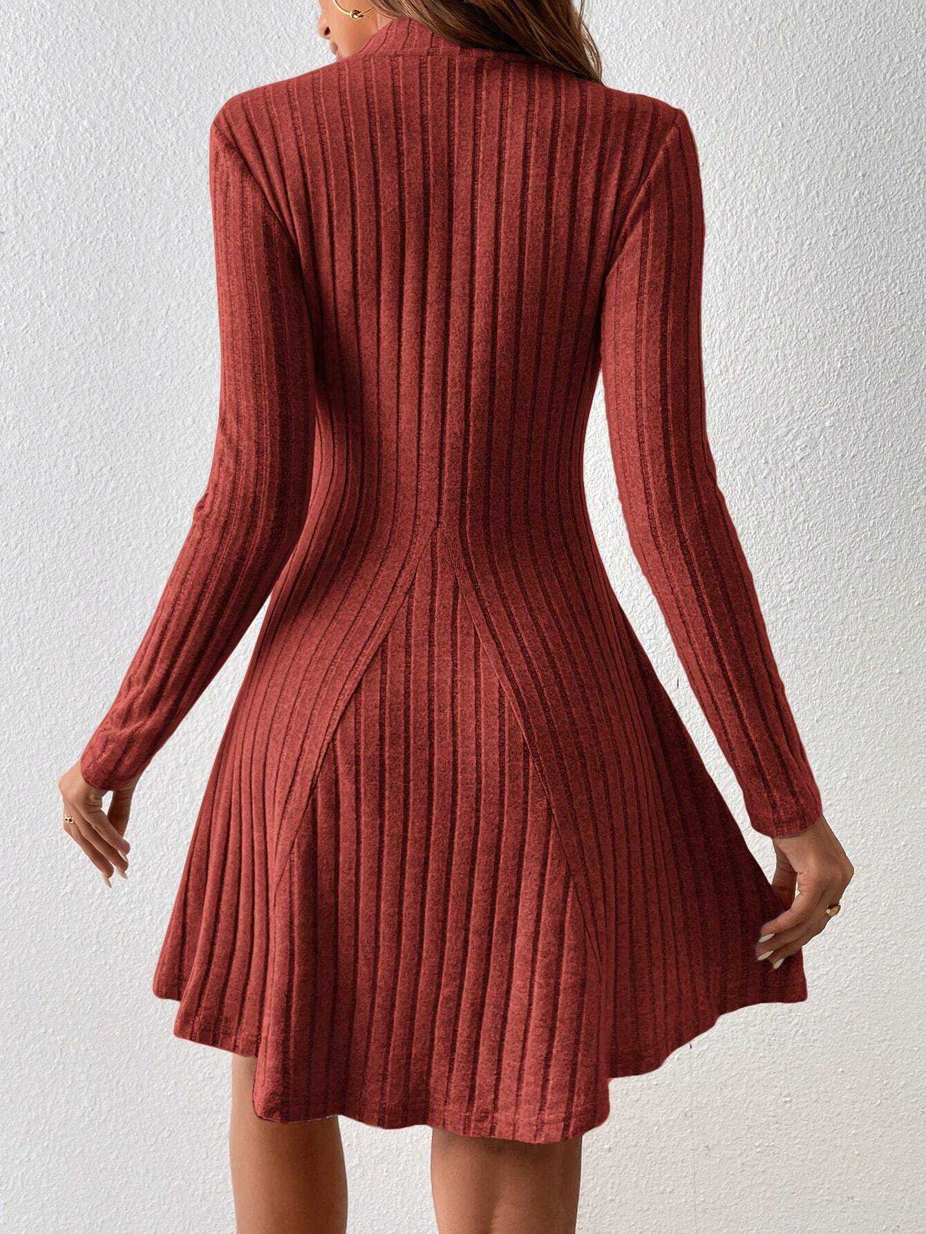 Frenchy Vestido acampanado de punto acanalado con cuello simulado - Imagen 2