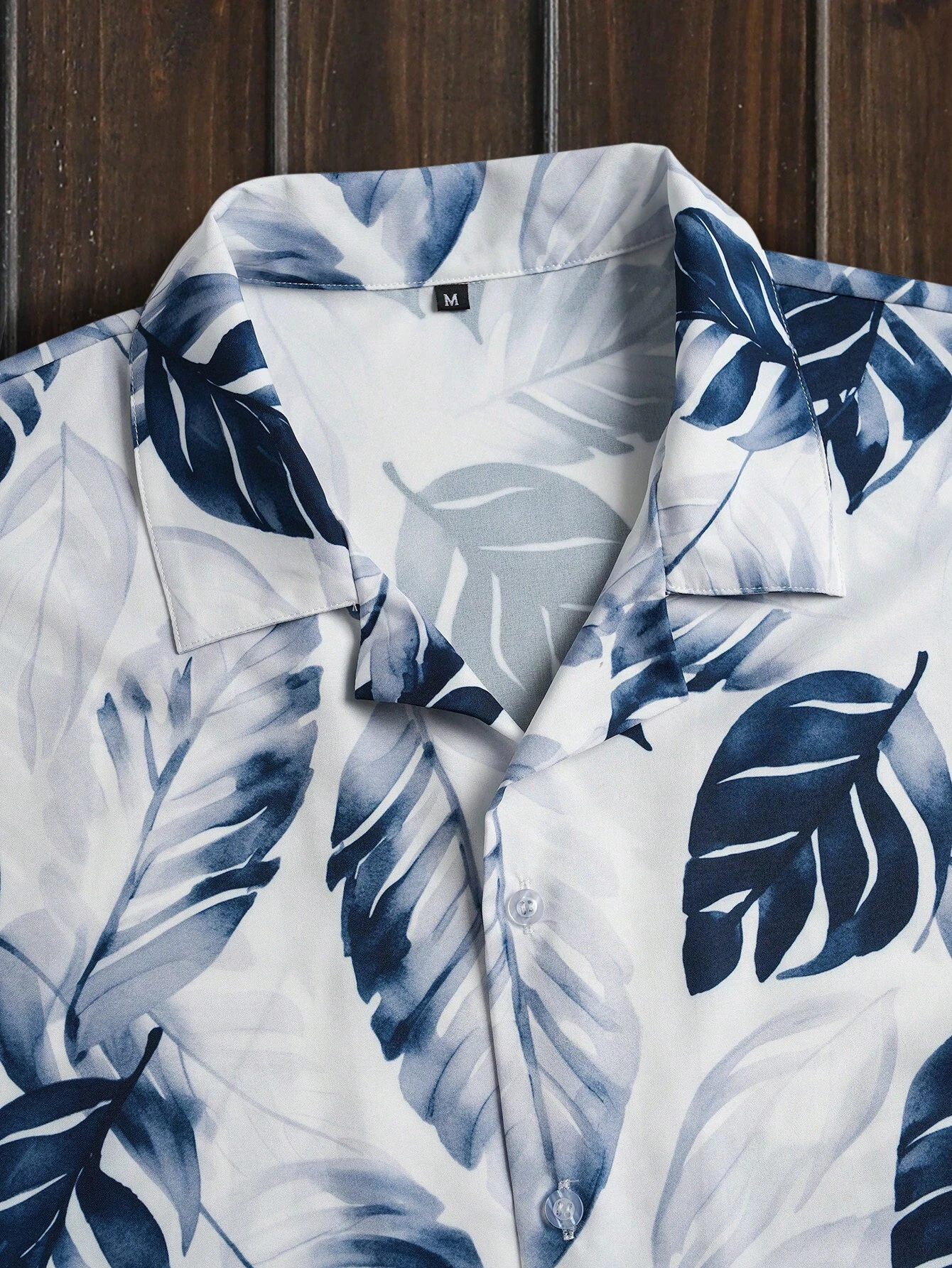 Camisa con estampado tropical sin camiseta - Imagen 4