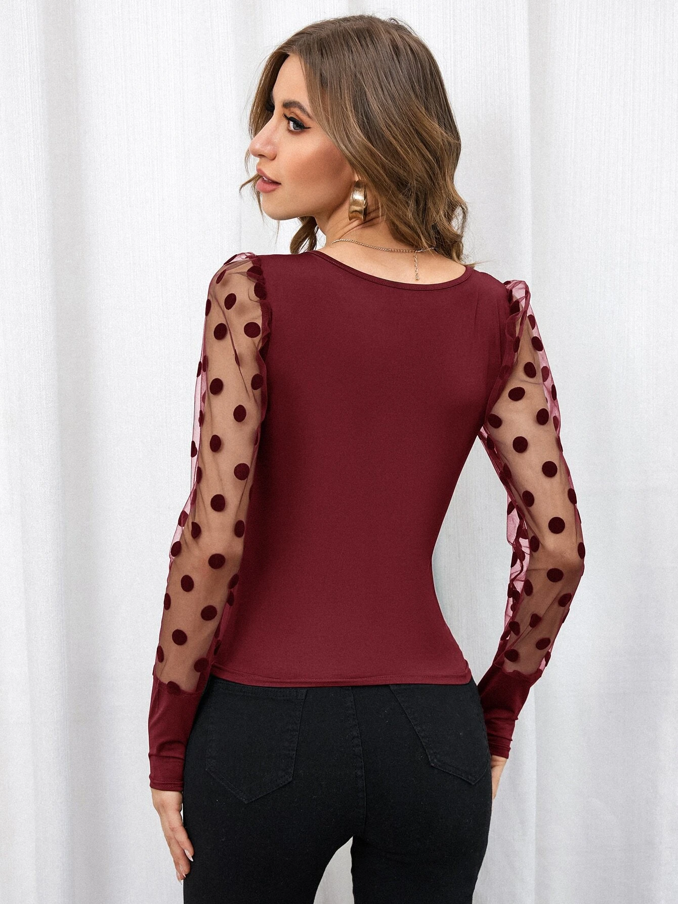 Camiseta en contraste de lunares de malla de manga farol de cuello scoop - Imagen 2