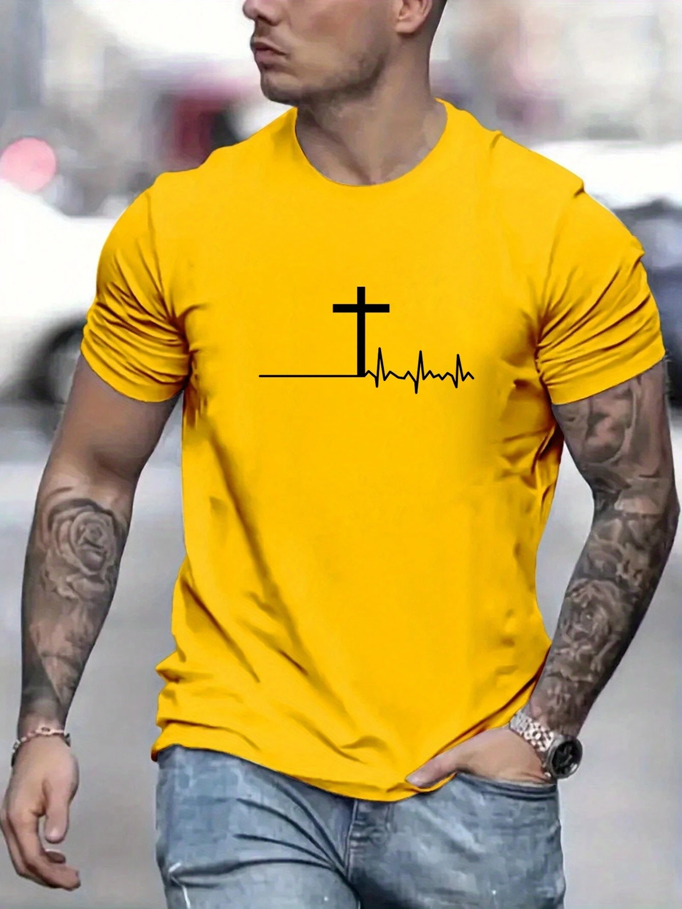 Manfinity_Homme_Camiseta_Casual_De_Manga_Corta_De_Verano_Con_Estampado_De_Cruz_Para_Hombre__SHEIN_USA_main_0 Camiseta Casual De Manga Corta De Verano Con Estampado De Cruz Para Hombre - Imagen 1