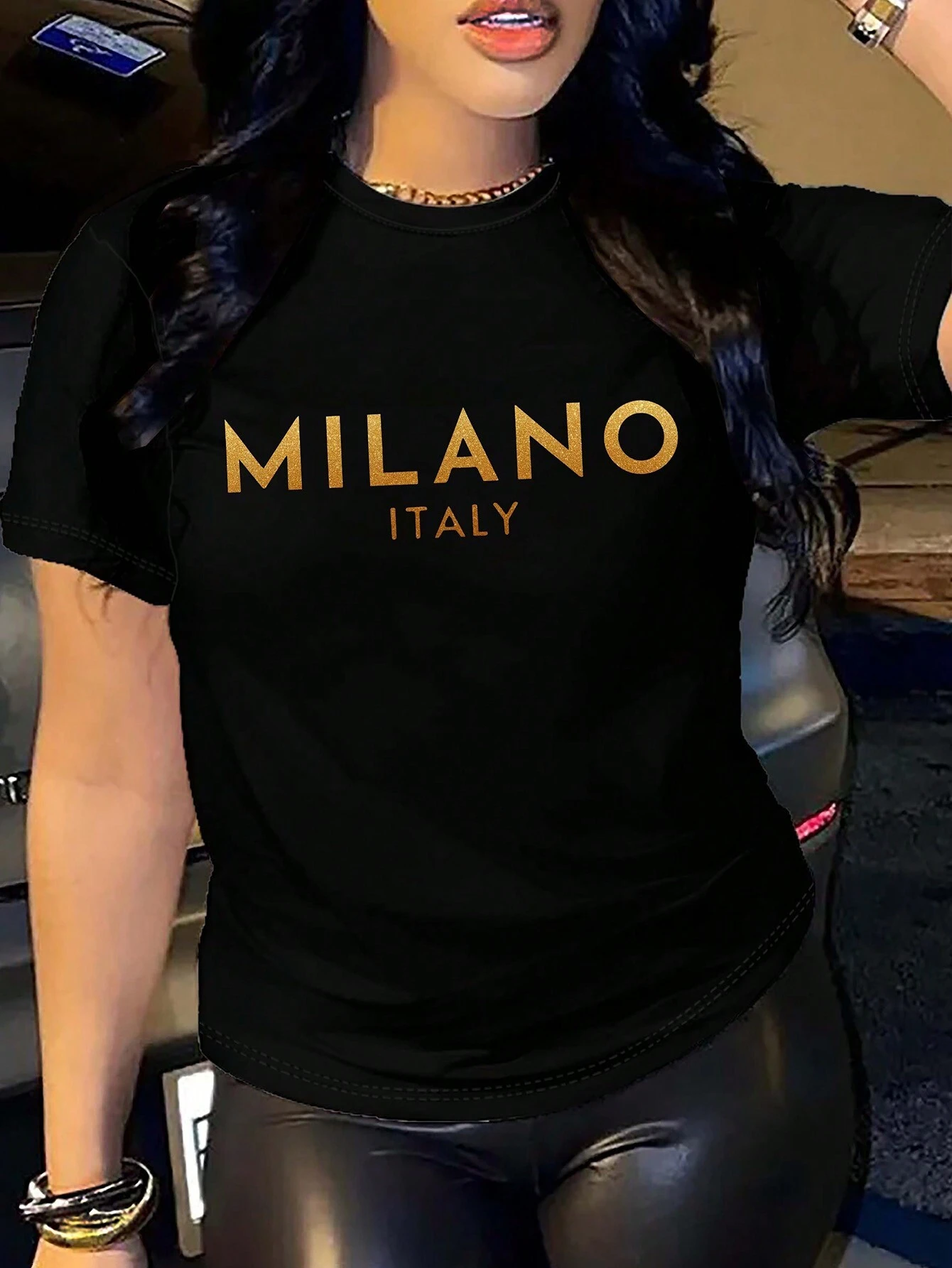 Camiseta de manga corta para mujer con la letra "Mimada por mi esposo" - Imagen 1