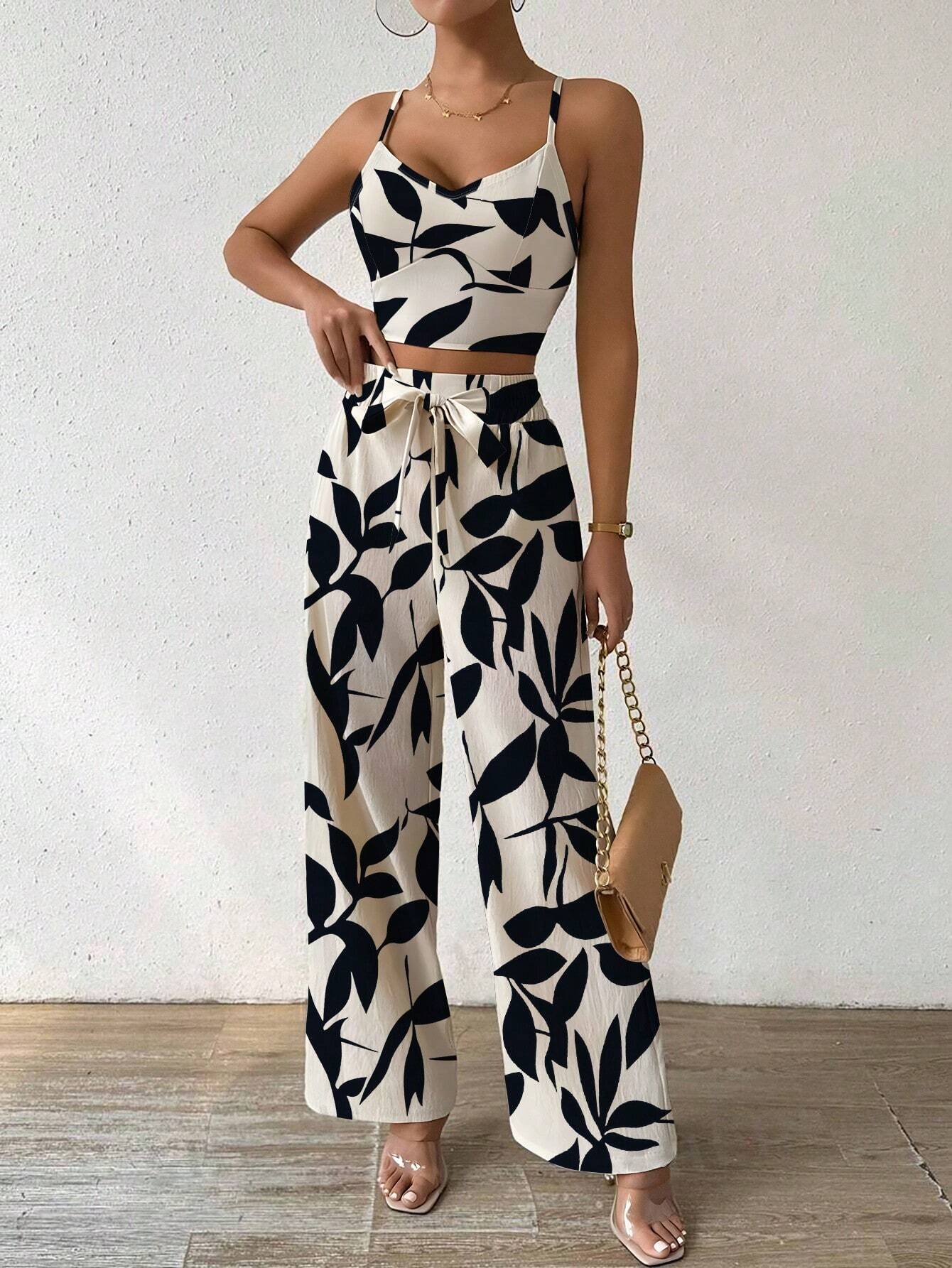 Conjunto de top de camiseta elástica de tirantes finos y pantalones de pierna ancha con lazo delantero para mujer - Imagen 3