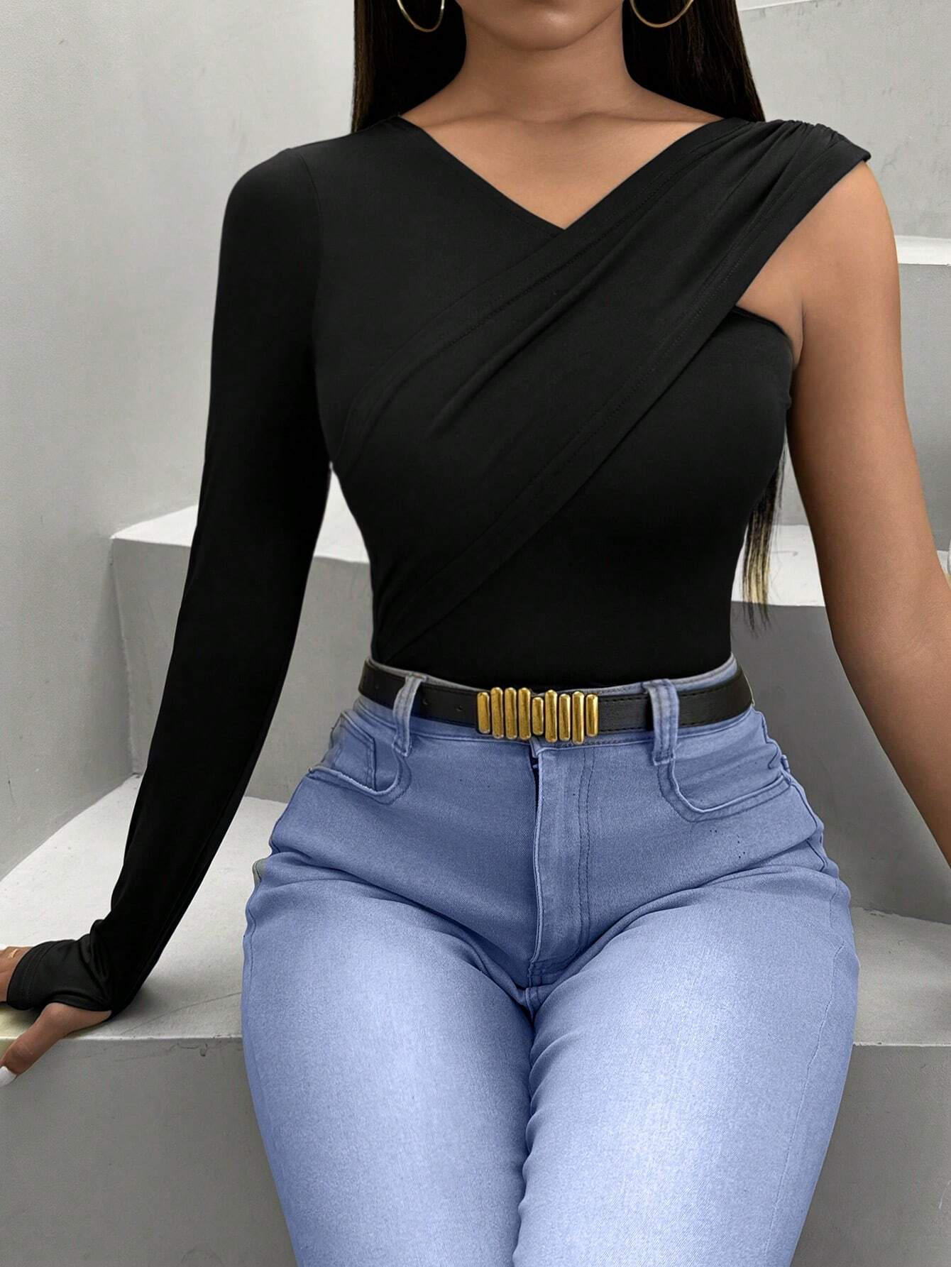 SHEIN_VaVaLuxe_Camiseta_De_Seora_Entallada_Con_Cuello_En_V_De_Color_Slido__SHEIN_USA_main_0 Camiseta De Señora Entallada Con Cuello En V De Color Sólido - Imagen 1