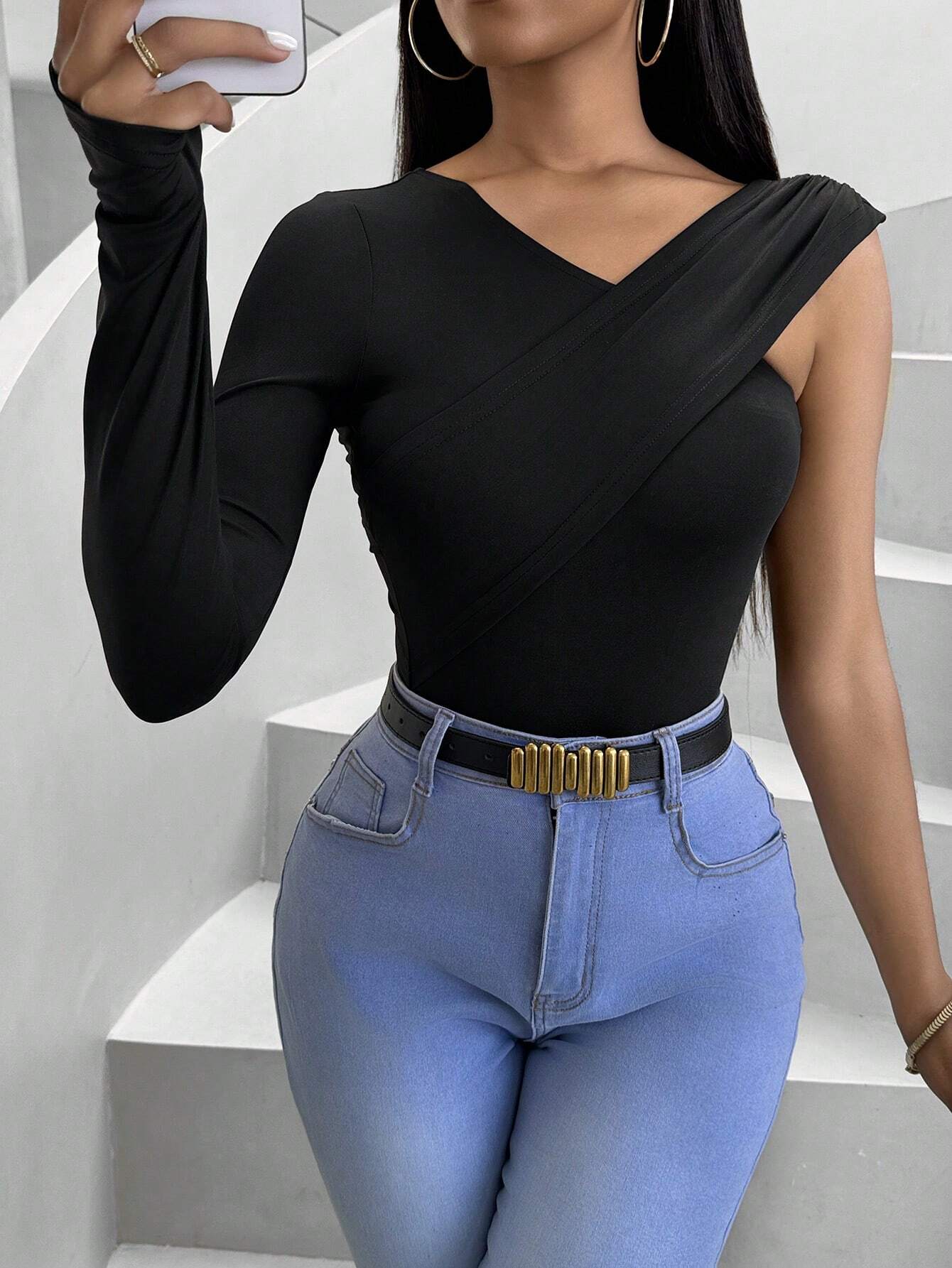 Camiseta De Señora Entallada Con Cuello En V De Color Sólido - Imagen 3