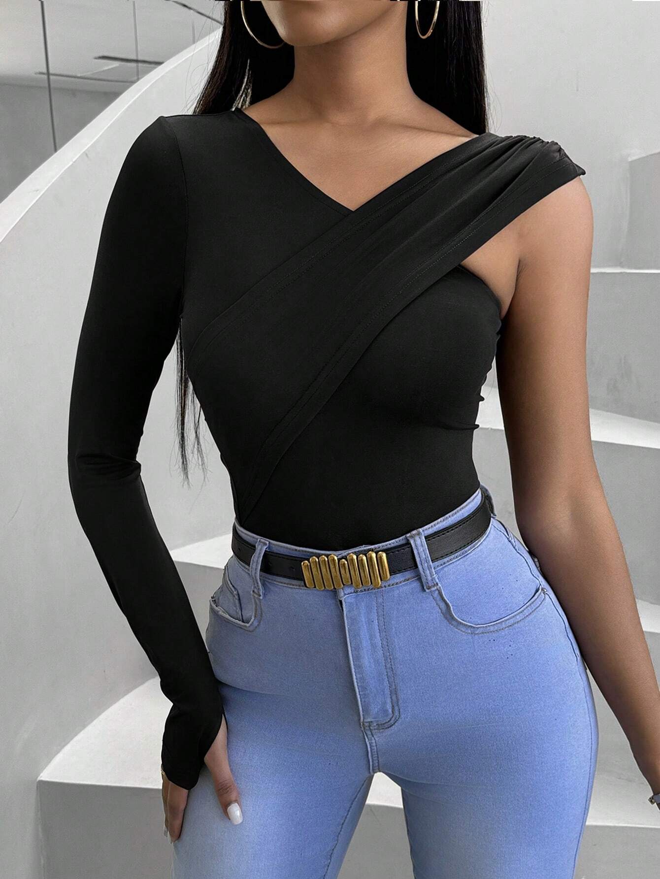 Camiseta De Señora Entallada Con Cuello En V De Color Sólido - Imagen 4
