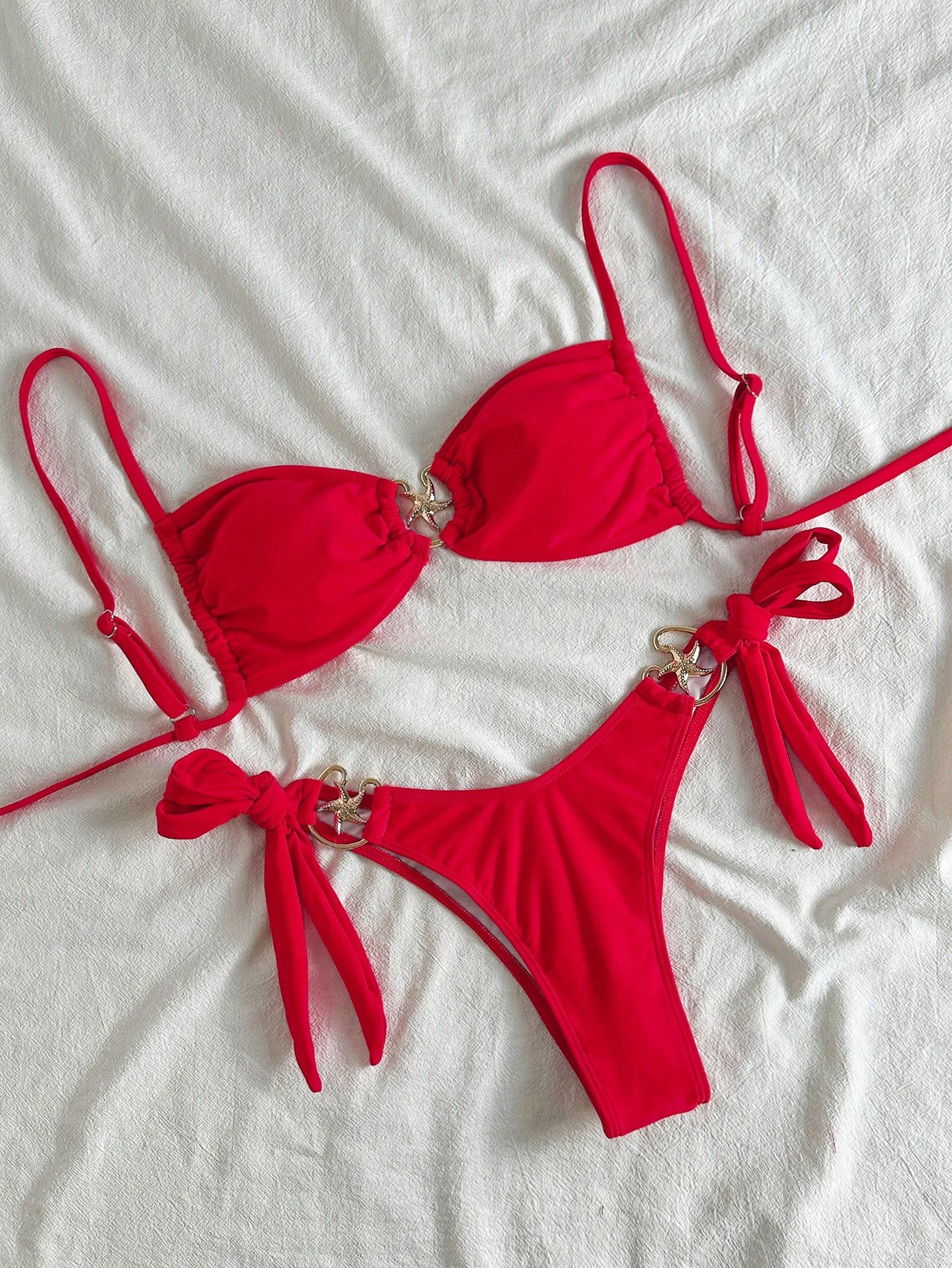 Swim Conjunto de bikini con tirantes, decoración de estrella de mar de metal y cordón lateral, color liso, sexy, - Imagen 1