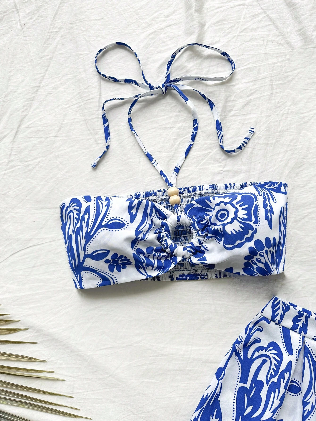 Soleia Set de 2 piezas para mujer con top bata y pantalones de pierna ancha, con estampado azul y blanco en estilo bohemio y de festival de música - Imagen 2