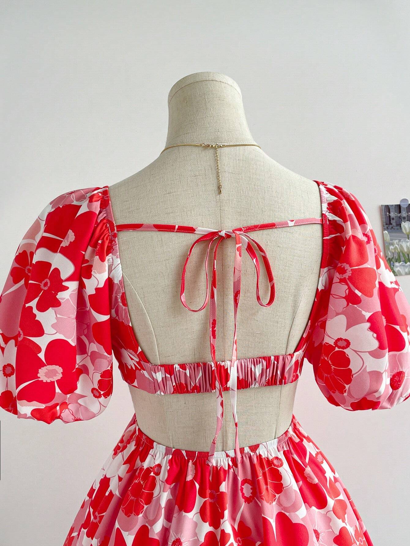 Soleia Vestido A-Line corto de manga abullonada con estampado floral de vacaciones para mujer con espalda descubierta - Imagen 4