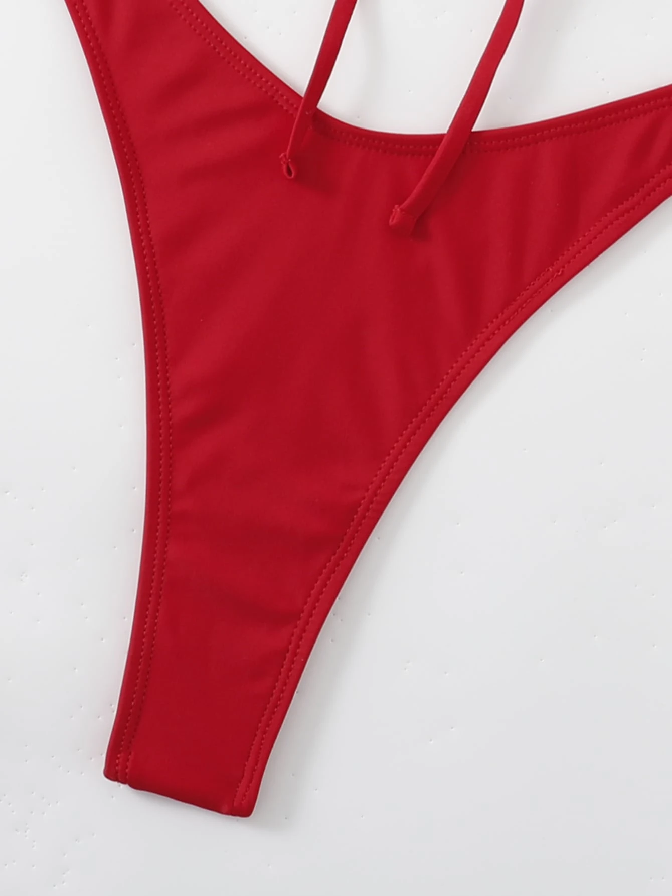 Swim Basics Conjunto de bikini unicolor con lazo en la parte delantera, sujetador triangular y tang - Imagen 2
