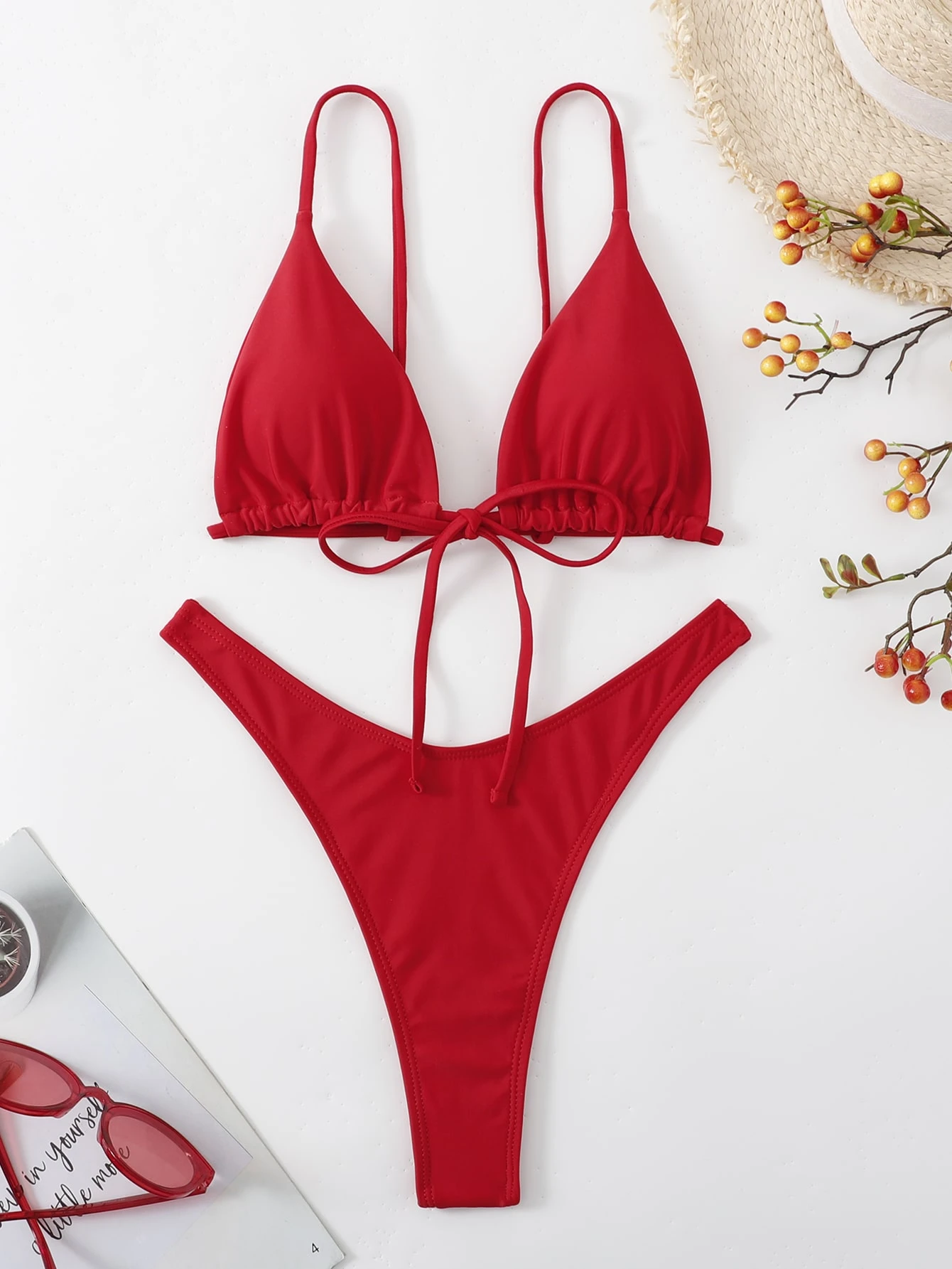 Swim Basics Conjunto de bikini unicolor con lazo en la parte delantera, sujetador triangular y tang - Imagen 4